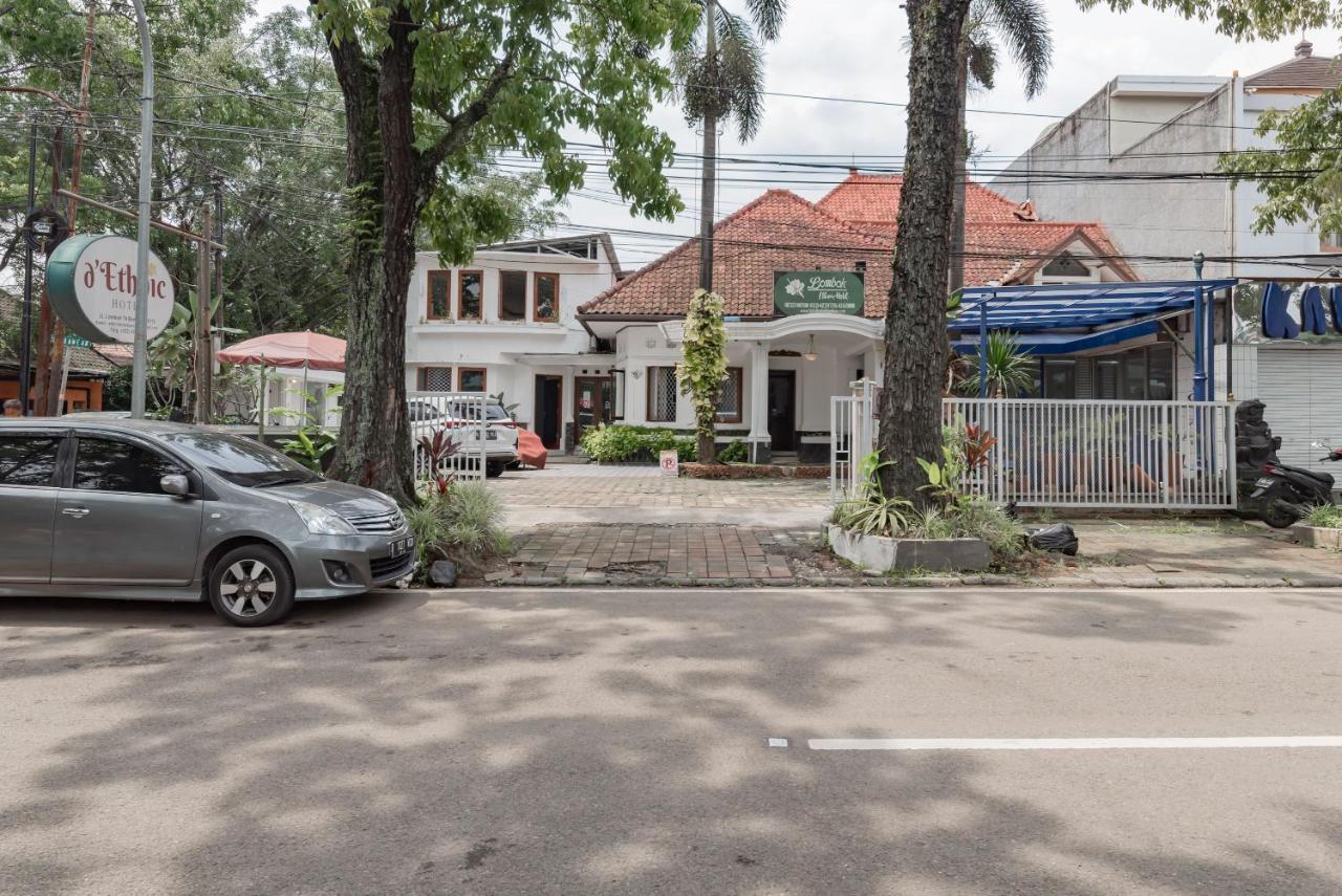 Hotel O Bandung Near Stadion Siliwangi Formerly The Ethnic Hotel Μπαντούνγκ Εξωτερικό φωτογραφία